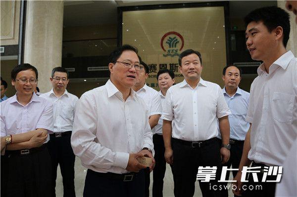 貴州家譜酒包裝文化設(shè)計創(chuàng)新與傳承探索